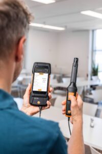 Комплект testo 400 для оценки качества воздуха и уровня комфорта в помещении со стойкой (0563 0401)